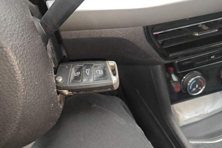 Used Volkswagen Lavida 2021 1.5L Manual Comfort Edition Vehicle Key