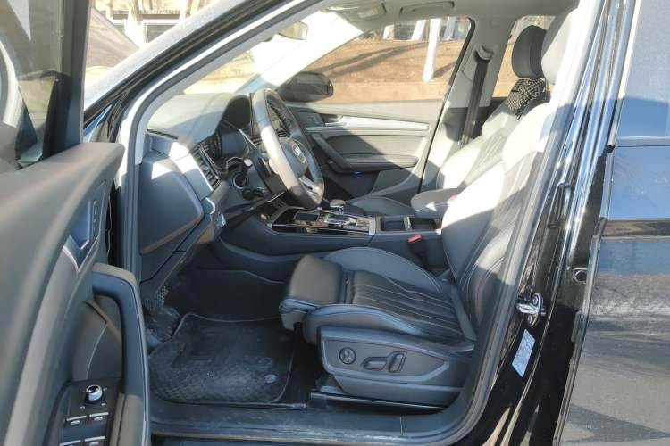 Used Audi Q5L 2022 40T Fashionable and Dynamic Model Left Front Seat