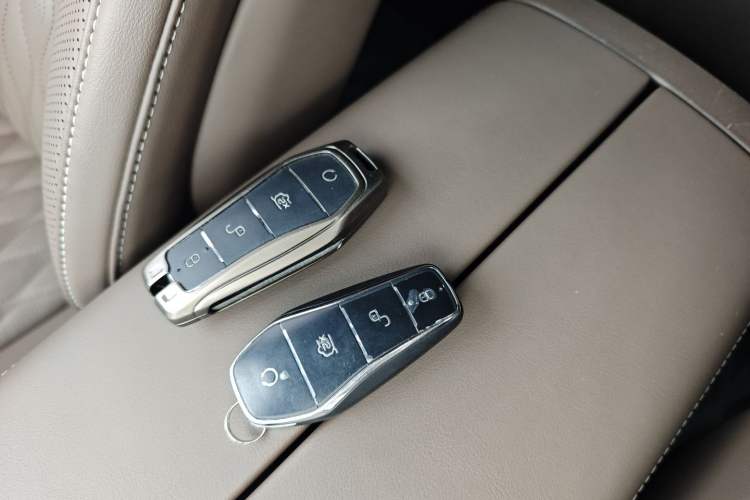 Used BYD Han 2022 EV Genesis Edition 715 km Front-Wheel-Drive Flagship Model Vehicle Key