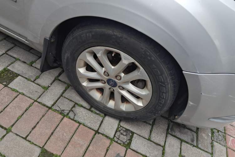 Used Ford Focus 2011 Sedan 1.8L Automatic Fashion Edition
