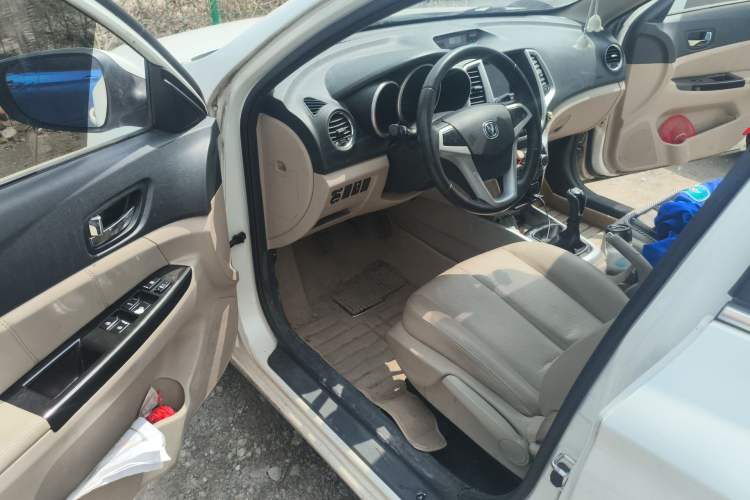 Used CHANGAN Eado 2013 1.6L Manual Luxury Model China V Standard Driver Seat