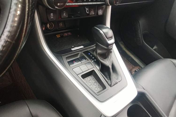 Used Toyota RAV4 2023 2.0L CVT Two-Wheel Drive Fashion Plus Edition Gear Lever