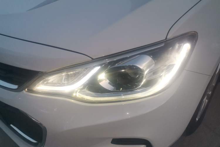 Used Chevrolet Cavalier 2018 320 Manual Xinyue Edition Left Front Headlight