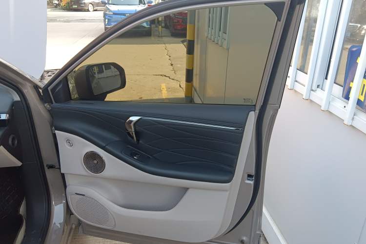 Used AION V 2024 Aion Tyrannosaurus 650 LiDAR Edition