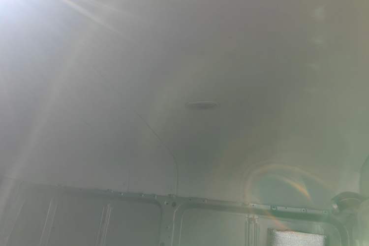 Used JAC Group Sunray 2021 2.0T Fuel-Efficient King Logistics Van Long Wheelbase D20TCIF1 Headliner