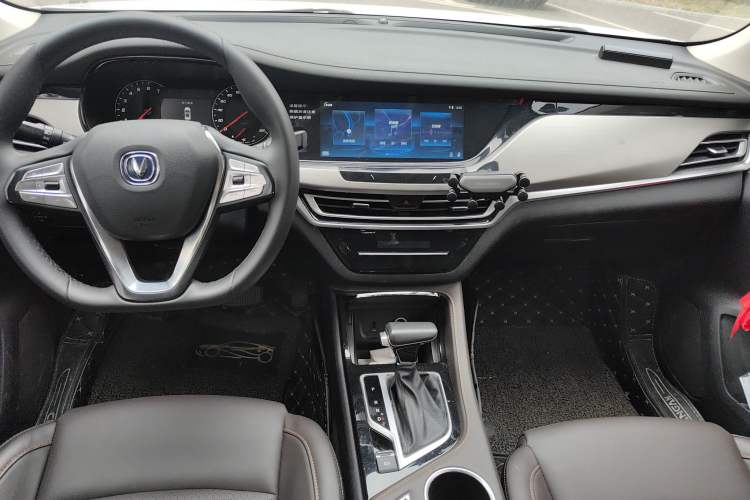 Used CHANGAN CS35PLUS 2018 1.6L Automatic Changlian Edition China V Standard Center Console