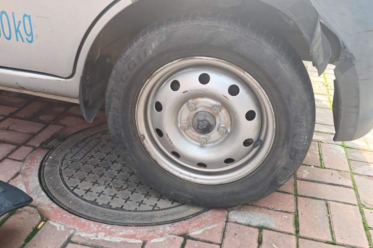 Used CHANGAN KAICHENG Xingka C Series 2019 1.2L Single-Row Truck Base Model JL473Q Right Front Wheel Hub