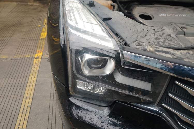 Used GAC Trumpchi GS7 2017 280T Two-Wheel Drive Luxury Model Right Front Headlight