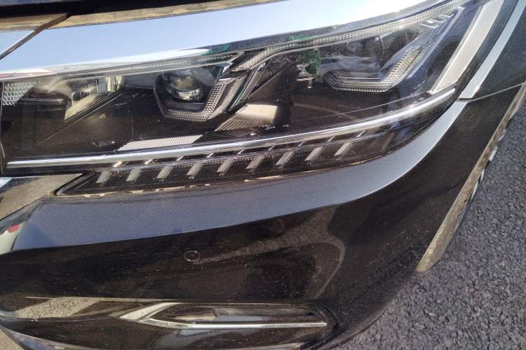 Used Volkswagen Passat 2019 330TSI Luxury Edition China VI Standard
