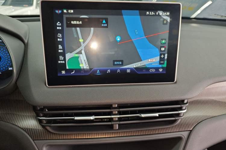 Used Hongqi E-QM5 2022 431 km Charge & Enjoy Edition
