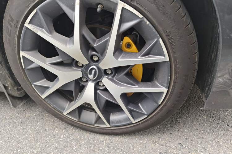 Used GAC Trumpchi EMPOW 2021 270T DCT J15 Version Right Front Wheel Hub