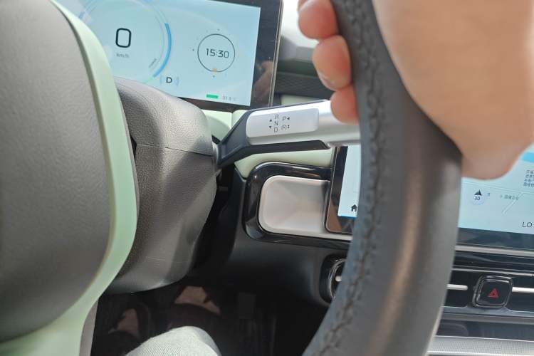 Used AION Y 2022 Plus 80 Enjoy Edition Gear Lever