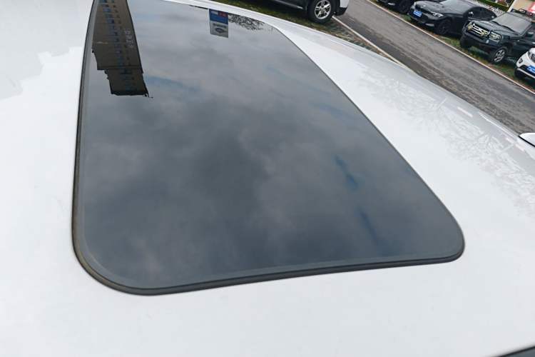 Used Hyundai Elantra (6th Generation / Lingdong) 2016 1.6L Automatic ZhiXuan – Elite Version Roof