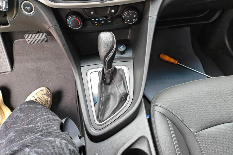 Used Buick GT 2021 Revised Version Flagship 1.5L Automatic Elite Edition Gear Lever