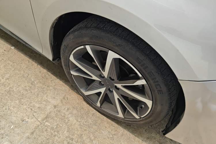 Used AION S Plus 2022 70 Intelligent Edition Right Front Wheel Hub