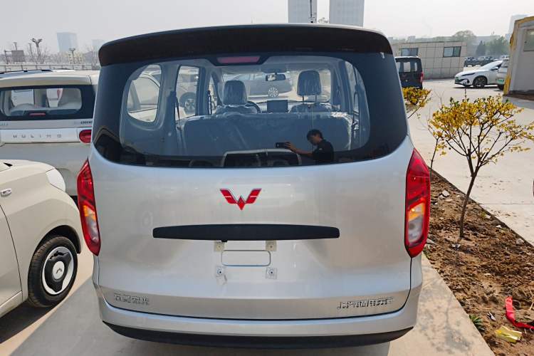Used Wuling Hongguang New Energy 2024 All-Electric Model 300KM Standard Version
