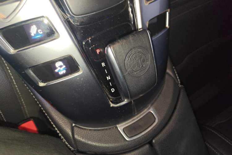 Used Mercedes-Benz AMG GT 2019 AMG GT 50 four-door sports car Gear Lever