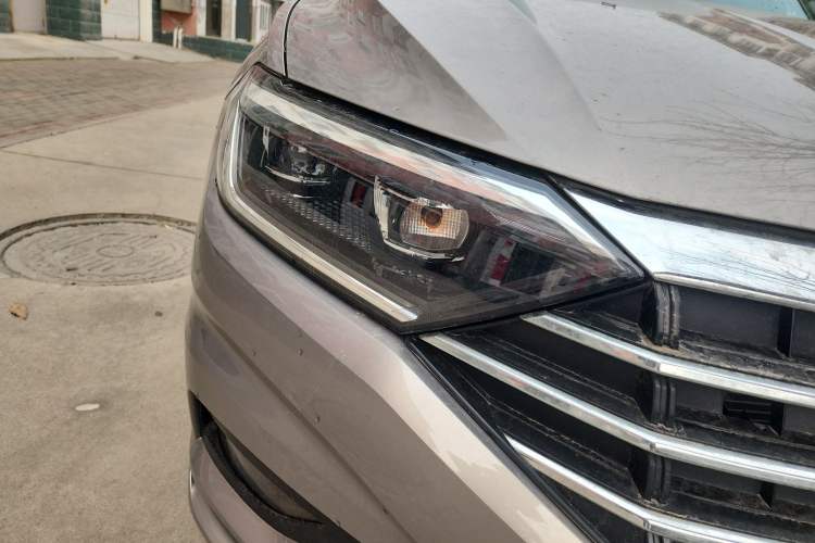 Used Volkswagen Sagitar 2022 280TSI DSG Flyover Edition Right Front Headlight