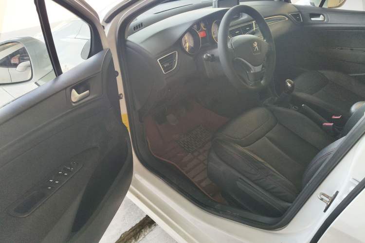 Used Peugeot 308 2014 Enjoy Edition Classic 1.6L Manual YouShang Model
