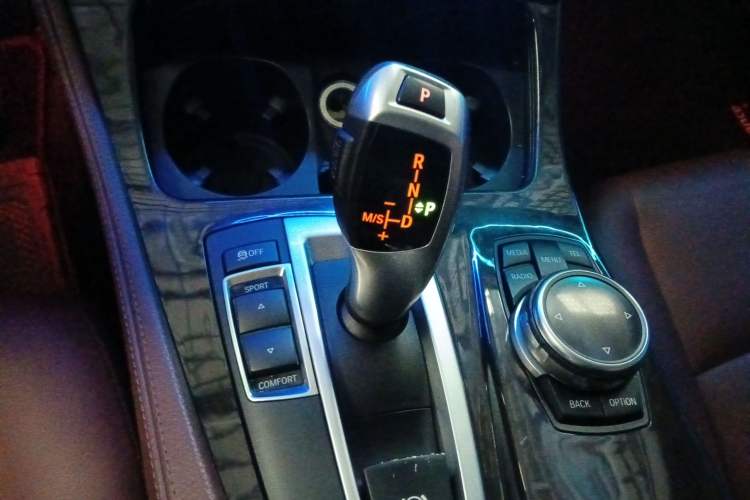 Used BMW 5 Series 2014 528Li Leading Model