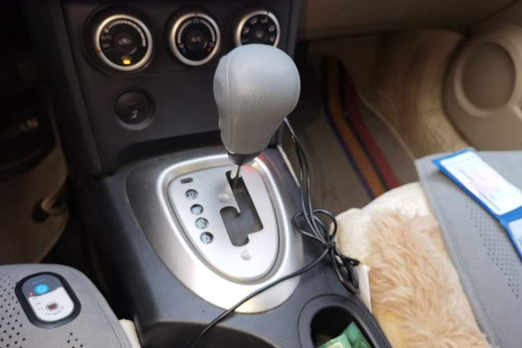 Used Nissan Qashqai 2011 2.0 XV Lea CVT 2WD Gear Lever