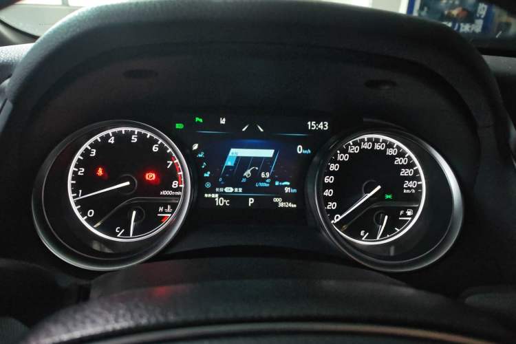 Used Toyota Camry 2021 2.0G Luxury Edition
