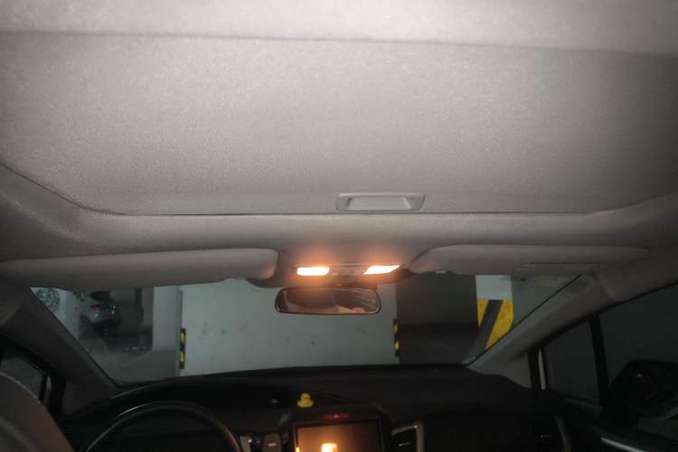 Used Honda Jade 2016 1.8L Automatic Comfort Elite Version 5 Seats
