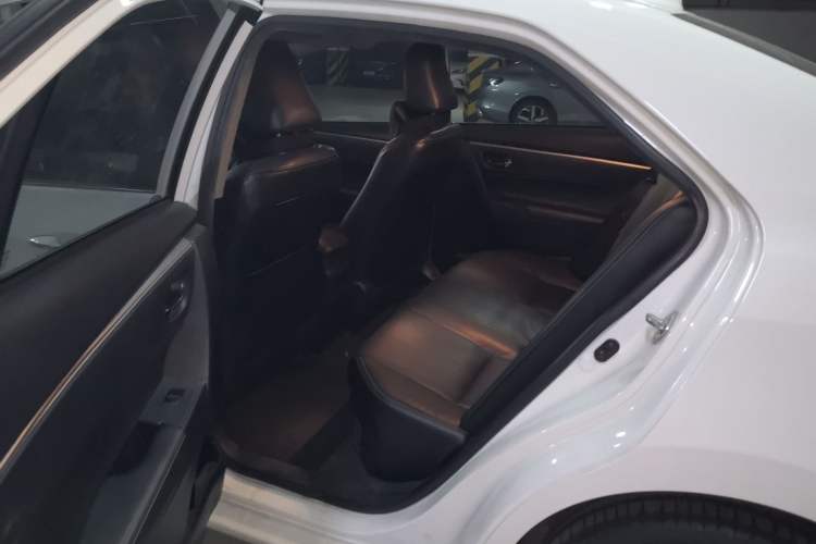 Used Toyota Corolla 2016 Dual-Engine 1.8L E-CVT Elite Edition