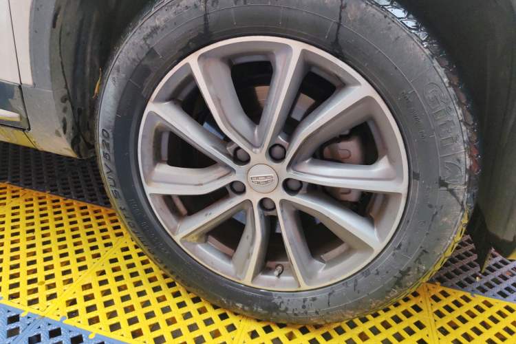 Used Geely Auto Emgrand X7 Sport 2020 1.8TD DCT Two-Wheel Drive Smart Connect 4G-Enabled Version
