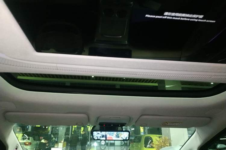 Used XPeng X9 2025 740 Ultra-Long Range Max
