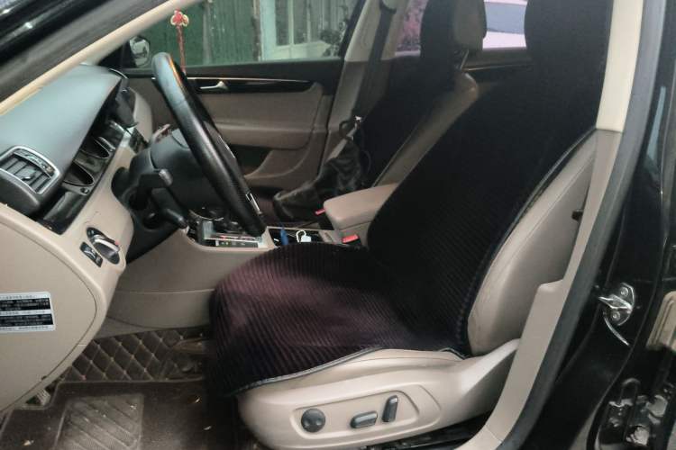 Used Volkswagen Magotan 2013 1.8TSI Luxury Model Left Front Seat