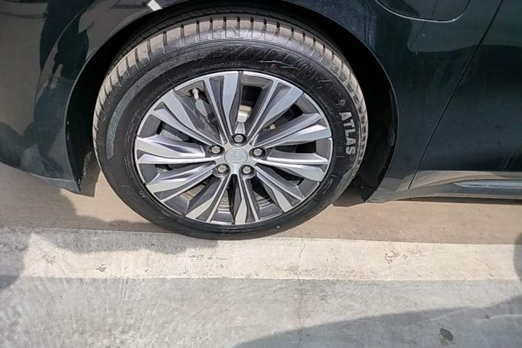 Used Hongqi E-QM5 2022 431 km Charge & Enjoy Edition