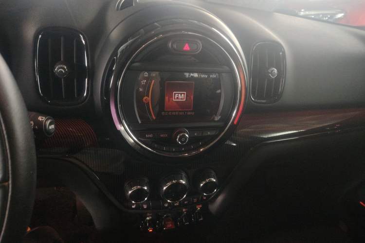 Used MINI Countryman 2017 1.5T COOPER ALL4 Traveler Audio And AC Panel