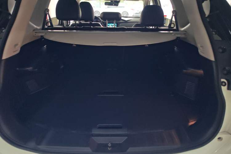 Used Nissan X-Trail 2019 2.0L CVT Smart Connect Comfort Edition 2WD Trunk