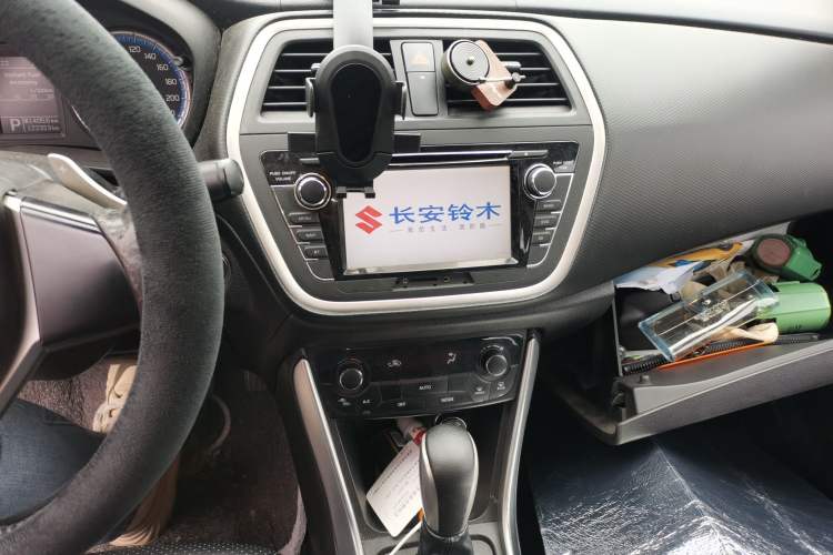 Used Suzuki S-Cross 2014 1.6L CVT Two-Wheel Drive Elite Version Audio And AC Panel