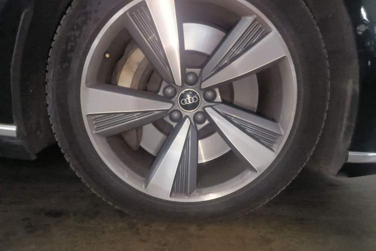 Used Audi A8 New Energy 2022 A8L 60 TFSIe quattro Collection Edition
