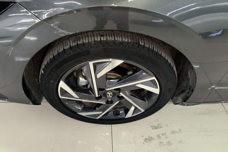 Used Hyundai Elantra 2023 1.5L CVT GLX Elite Edition Left Front Wheel Hub