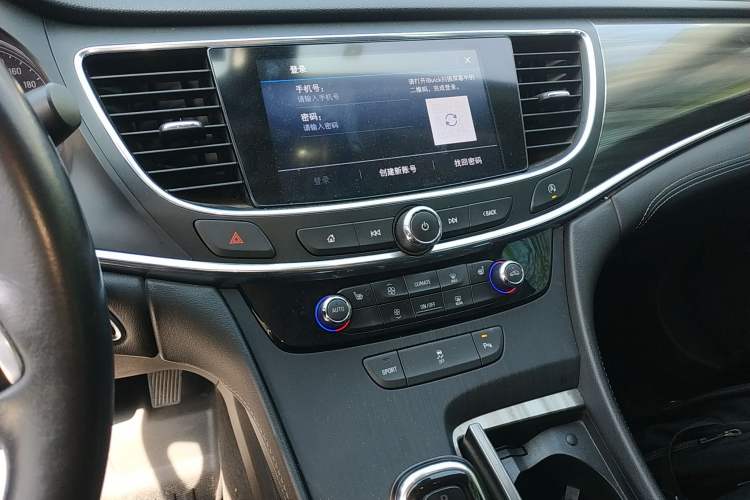 Used Buick LaCrosse 2022 652T Luxury Version Audio And AC Panel