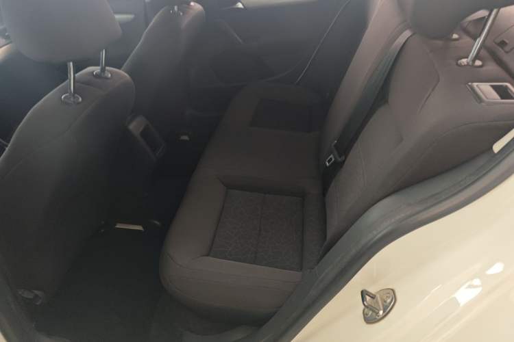 Used Volkswagen Lavida 2013 Revised Classic 1.6L Manual Fashion Edition
