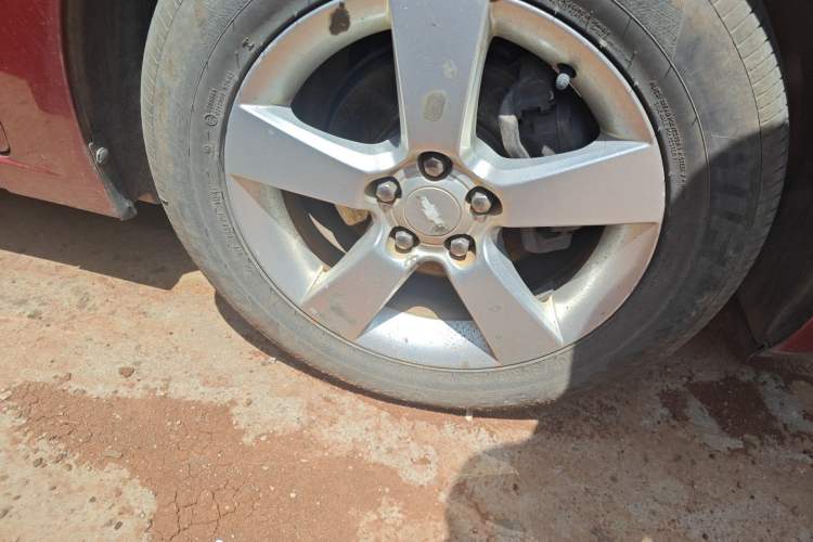 Used Chevrolet Cruze 2012 1.6L SE MT Right Front Wheel Hub