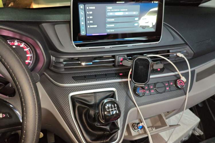 Used SAIC MAXUS Xintu V80 
