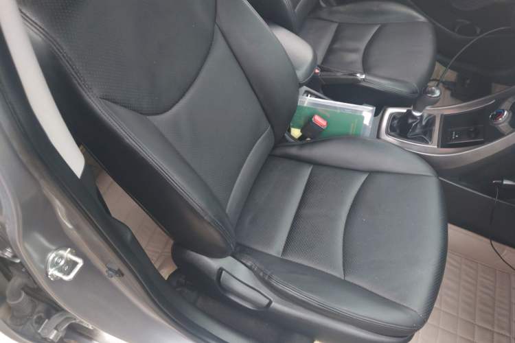 Used Hyundai Elantra (5th Generation / Langdong) 2012 1.6L Manual Fashion Edition
