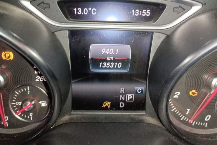 Used Mercedes-Benz GLA 2017 GLA 200 Sport Edition Odometer Close Up