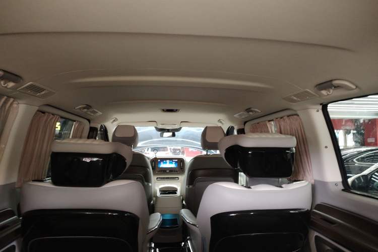 Used Mercedes-Benz Vito 2024 2.0T Business Version 7 Seats