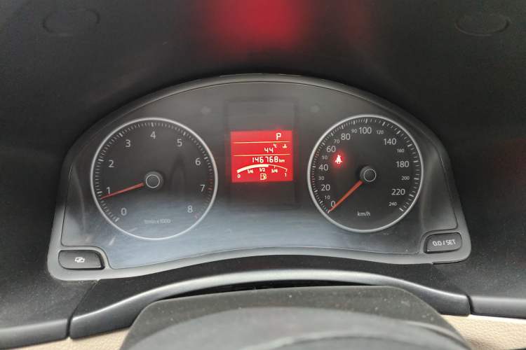 Used Volkswagen Bora 2012 1.6L Automatic Comfort Edition Instrument Cluster