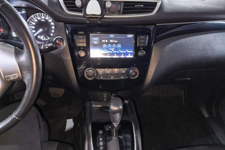 Used Nissan Qashqai 2017 2.0L CVT Luxury Edition China V Standard Audio And AC Panel