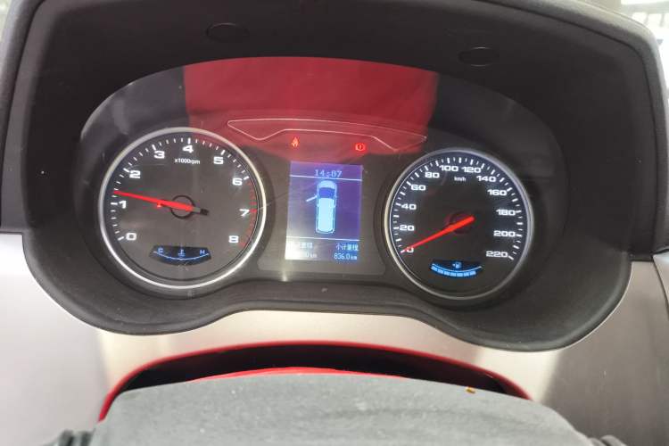 Used JAC Refine M4 2019 Joyful Series 2.0L Manual Business Model China VI