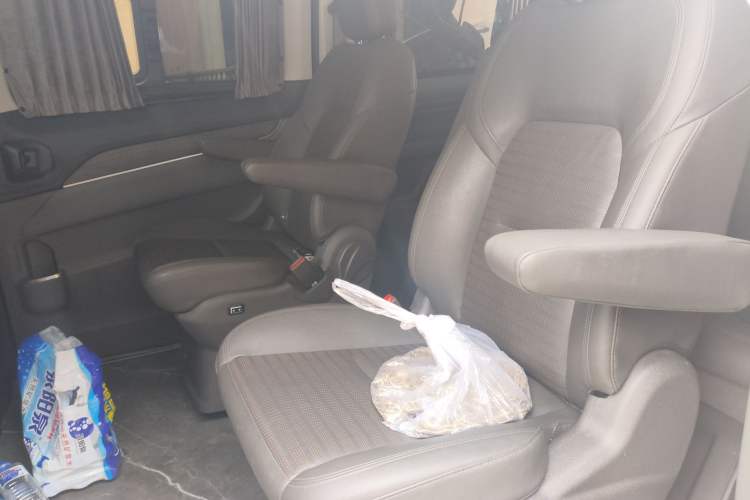 Used Ford Tourneo Custom 2023 2.0T Automatic Prestige Edition Left Rear Seat