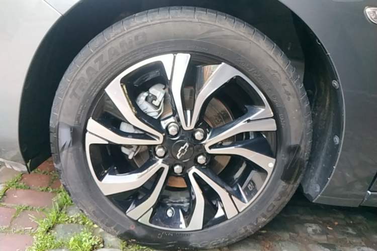 Used Chevrolet Monza 2022 Light Hybrid RS 330T Automatic Comfort Edition Left Front Wheel Hub