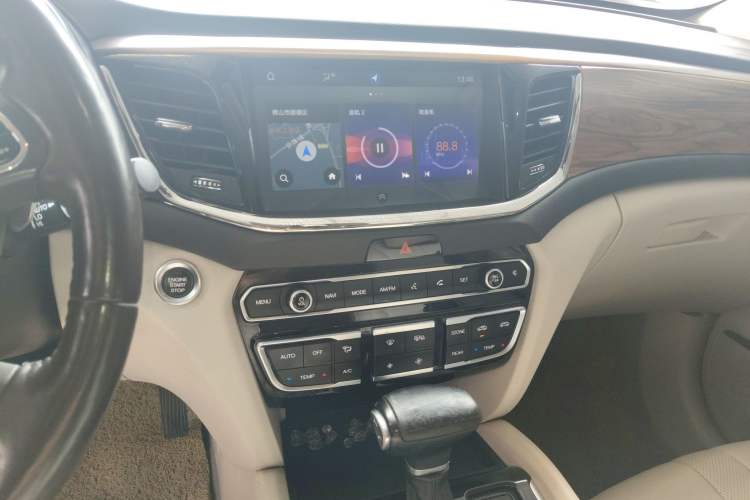 Used GAC Trumpchi GS8 2017 320T Four-Wheel Drive Luxury Smart Connectivity Version (7 Seats)
